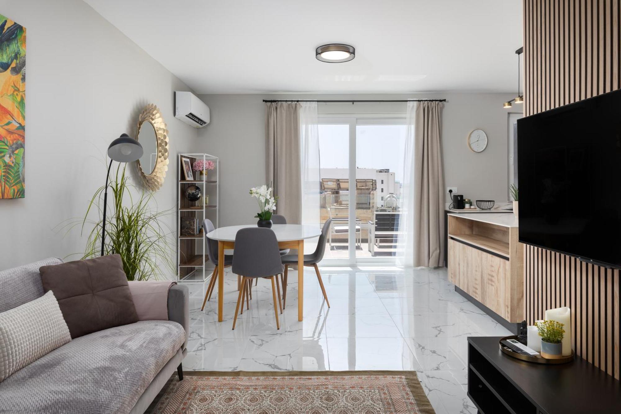 Modern 2Br Cosy Apartment With Large Terrace - Close To Manoel Island & Tigne Shopping Mall Sliema Dış mekan fotoğraf